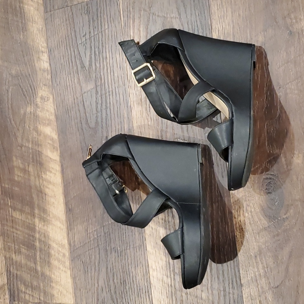 Jessica Simpson black wedge heels - Picture 4 of 8